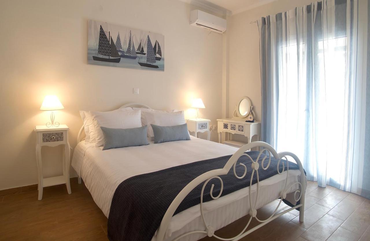 The Bluehouse - Spacious Top Floor Flat With Parking, By Mon Repos Beach Corfu  Exteriör bild