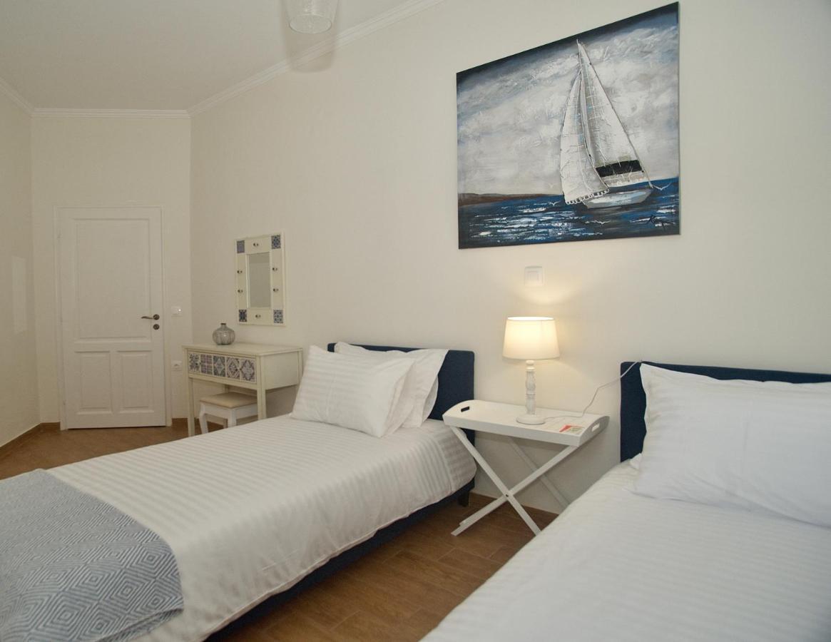 The Bluehouse - Spacious Top Floor Flat With Parking, By Mon Repos Beach Corfu  Exteriör bild