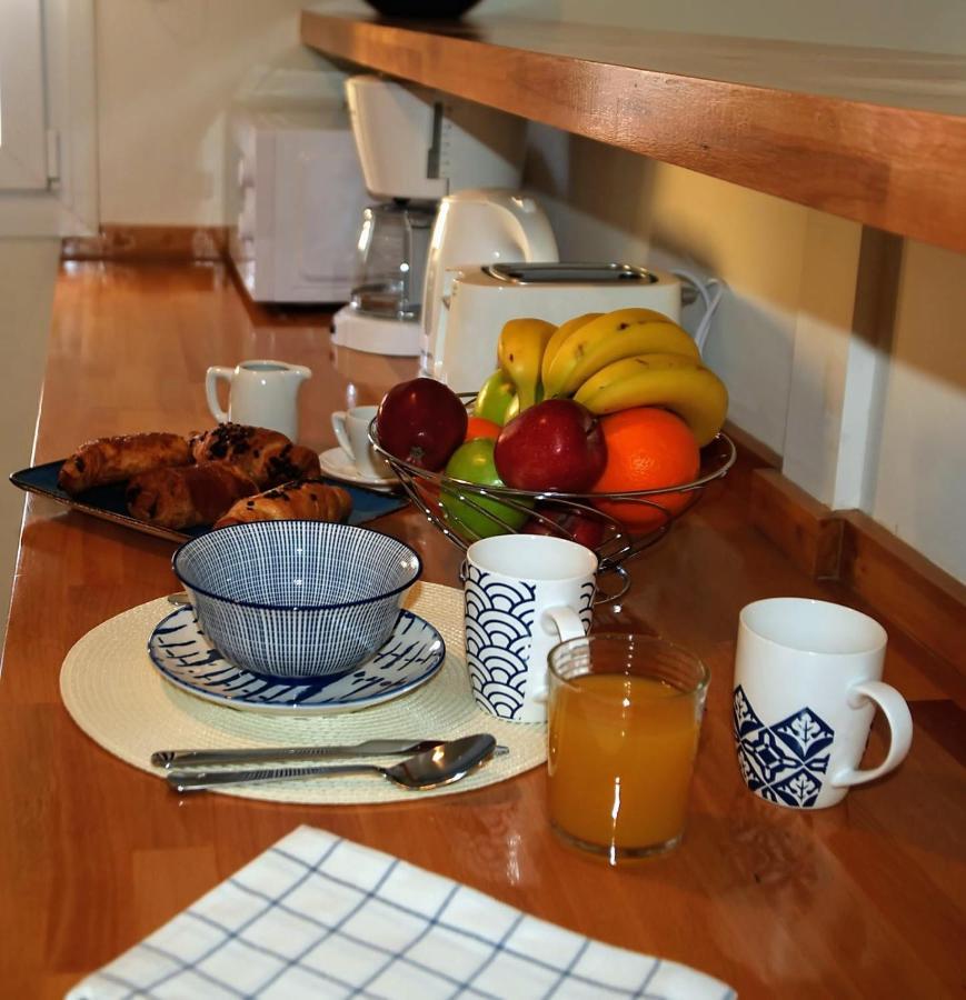 The Bluehouse - Spacious Top Floor Flat With Parking, By Mon Repos Beach Corfu  Exteriör bild