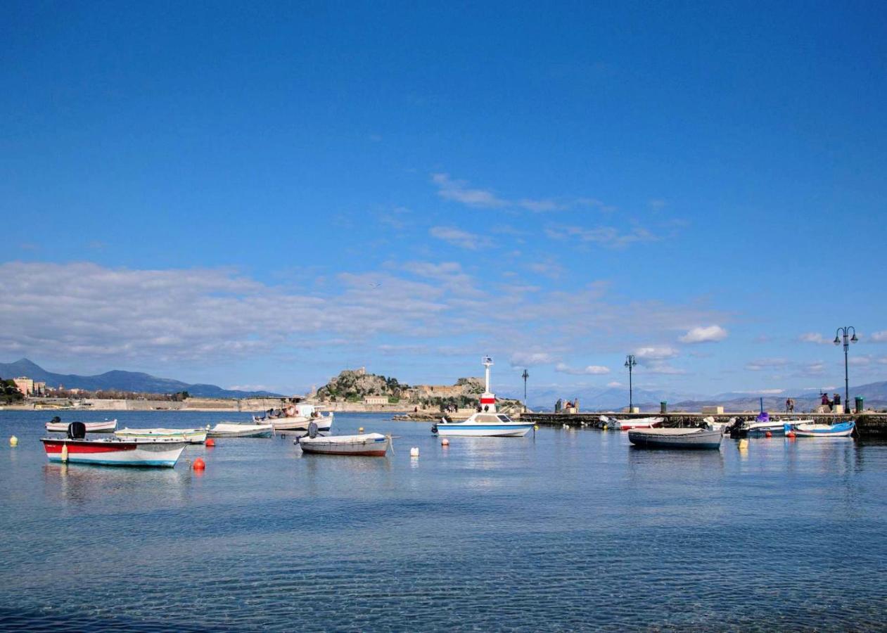 The Bluehouse - Spacious Top Floor Flat With Parking, By Mon Repos Beach Corfu  Exteriör bild