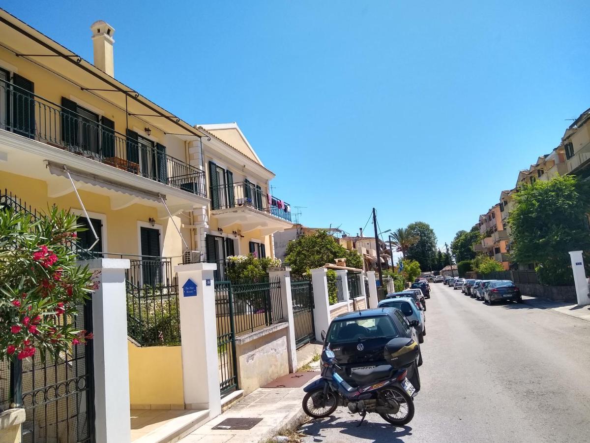 The Bluehouse - Spacious Top Floor Flat With Parking, By Mon Repos Beach Corfu  Exteriör bild